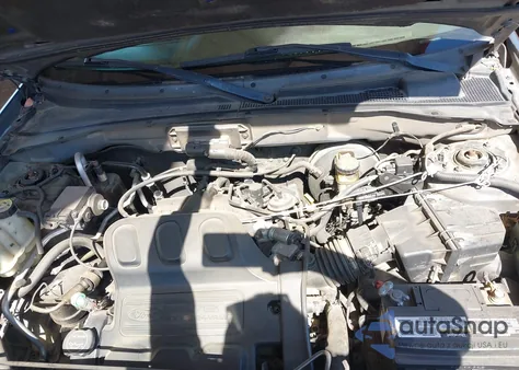 2004 Ford Escape Xlt from USA, damaged, VIN 1FMYU93104KB26669